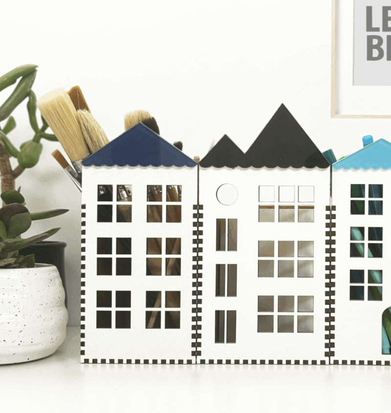 Desk organizer - white house